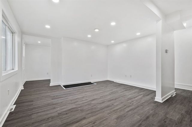 1619 Haug St, Troy Hill, PA 15212