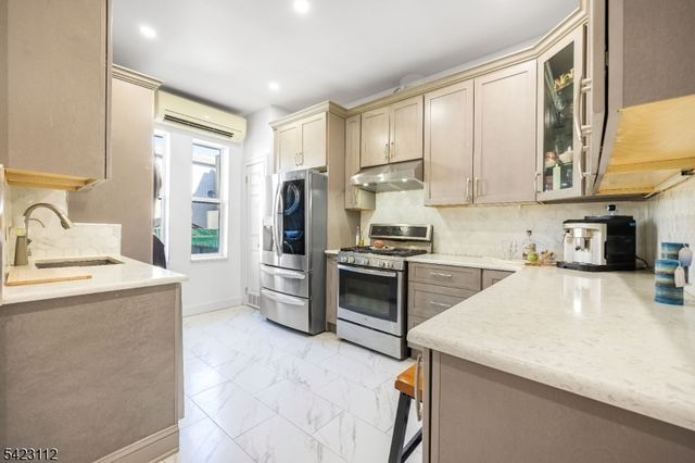 326 60Th St 4, West New York Town, NJ 07093