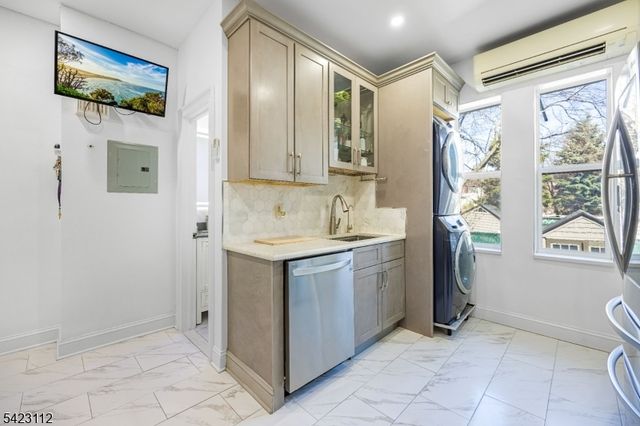 326 60Th St 4, West New York Town, NJ 07093