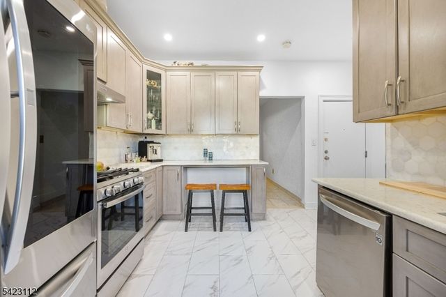 326 60Th St 4, West New York Town, NJ 07093