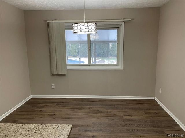 6820 Fredmoor Drive, Troy, MI 48098
