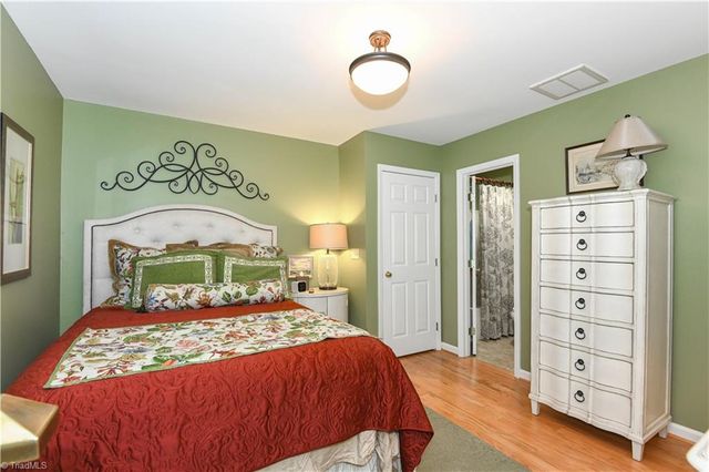 3122 Woodpoint Street, Jamestown, NC 27282
