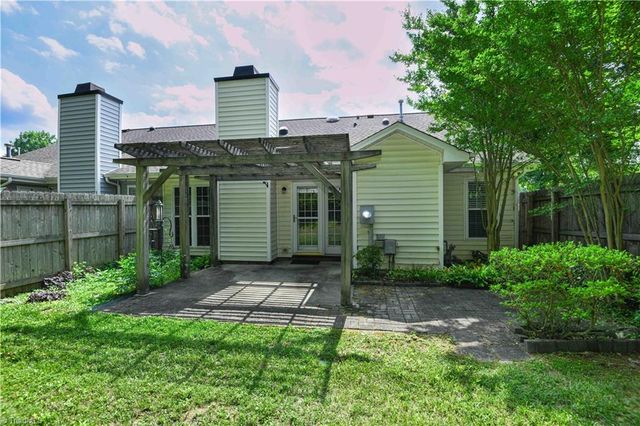 3122 Woodpoint Street, Jamestown, NC 27282