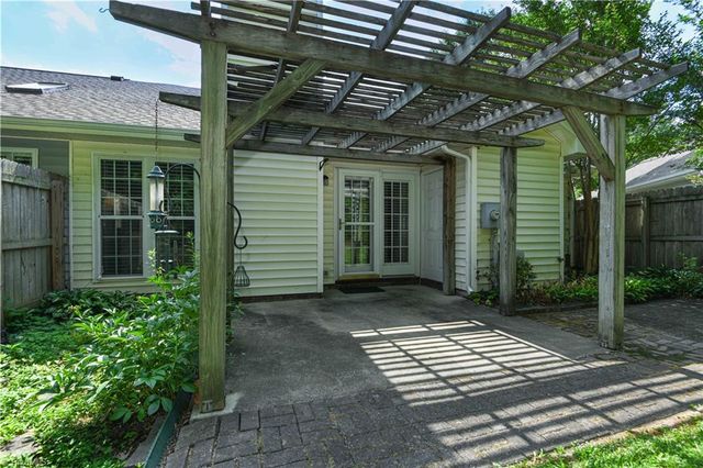 3122 Woodpoint Street, Jamestown, NC 27282