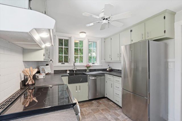 166 Kensington Drive, Madison, WI 53704