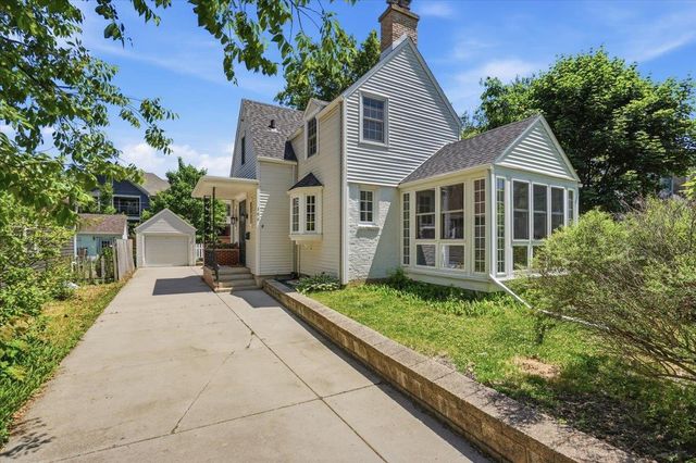 166 Kensington Drive, Madison, WI 53704