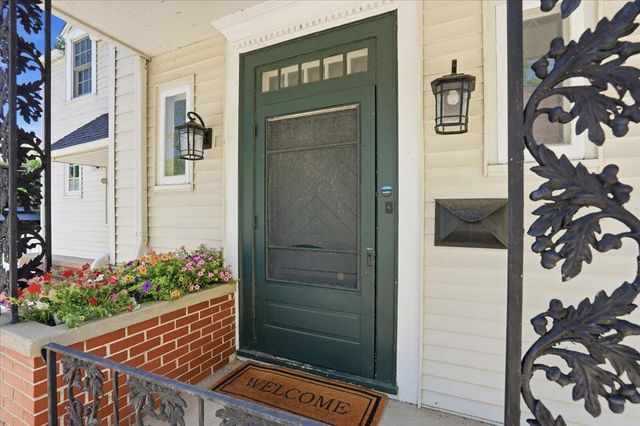 166 Kensington Drive, Madison, WI 53704