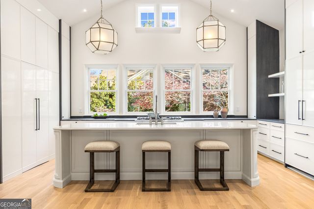 1323 N Highland Avenue NE, Atlanta, GA 30306