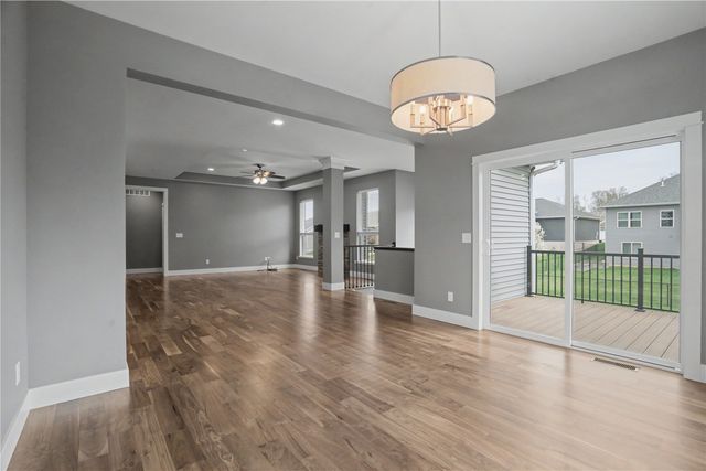 184 Battle Creek Dr, Marion, IA 52302