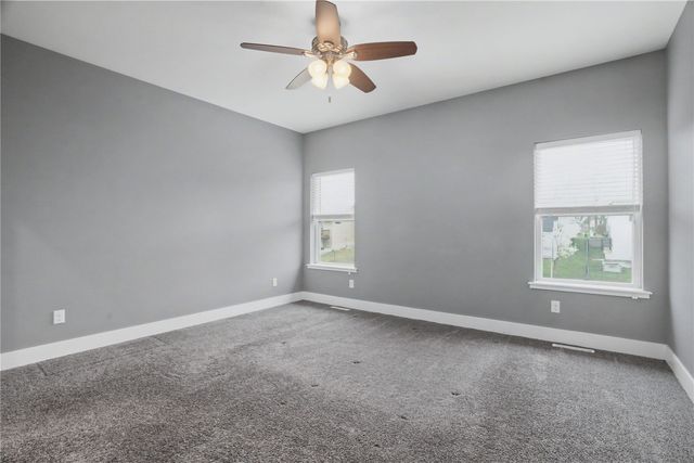 184 Battle Creek Dr, Marion, IA 52302