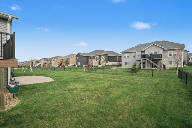 184 Battle Creek Dr, Marion, IA 52302