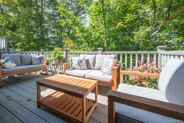 31 Timber Ridge, Mount Kisco, NY 10549