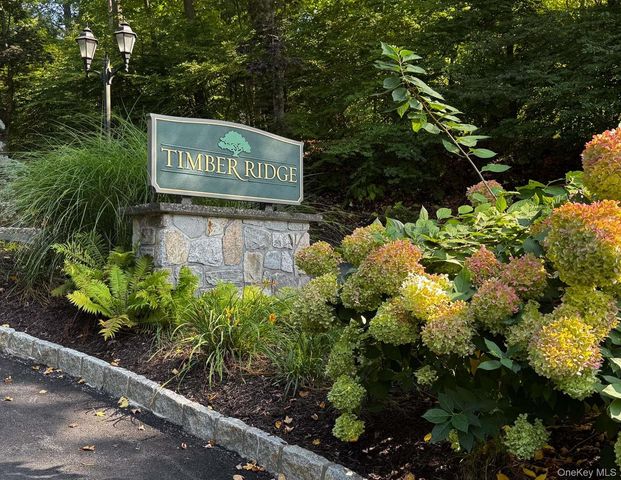 31 Timber Ridge, Mount Kisco, NY 10549