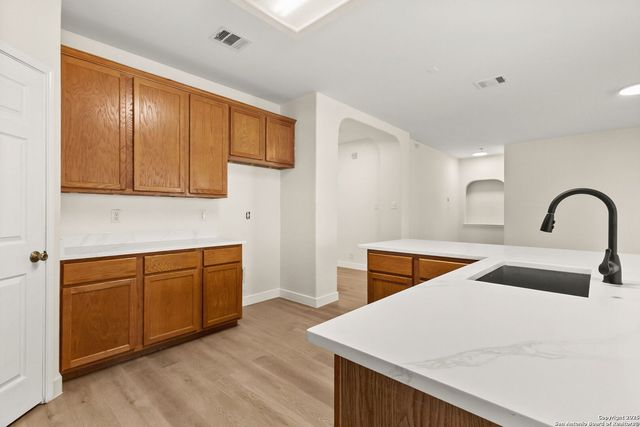 570 American Flag, Schertz, TX 78108