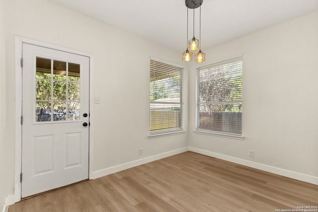 570 American Flag, Schertz, TX 78108