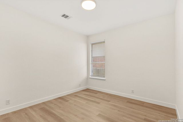 570 American Flag, Schertz, TX 78108