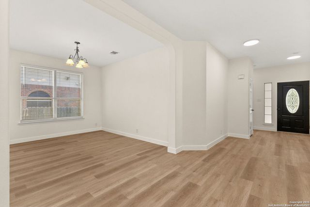 570 American Flag, Schertz, TX 78108