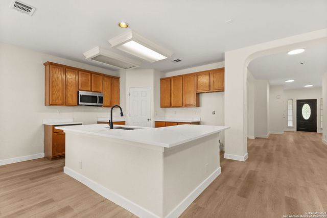 570 American Flag, Schertz, TX 78108