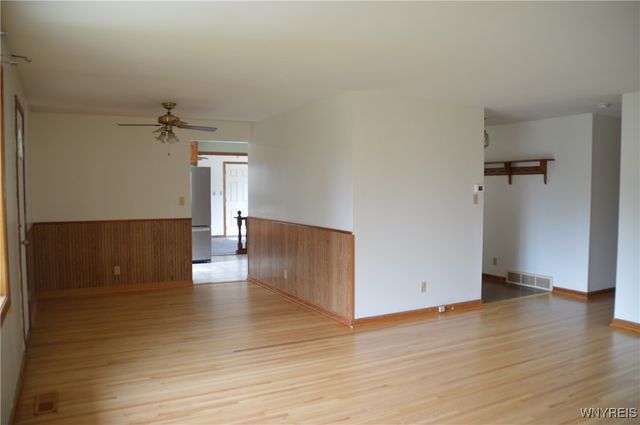 1296 Greenbrier Lane, North Tonawanda, NY 14120