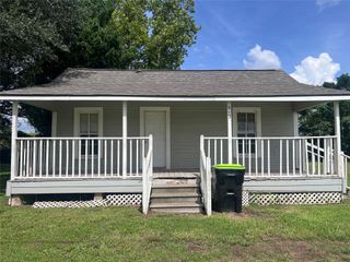 613 S Harrison Lane, Wharton, TX 77488