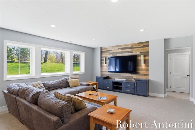 2352 Lake Birch Court, Grand Rapids, MI 49525