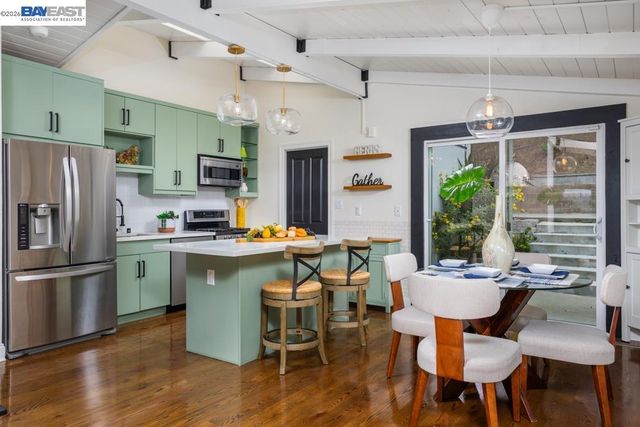 18650 Center St, Castro Valley, CA 94546