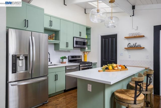 18650 Center St, Castro Valley, CA 94546