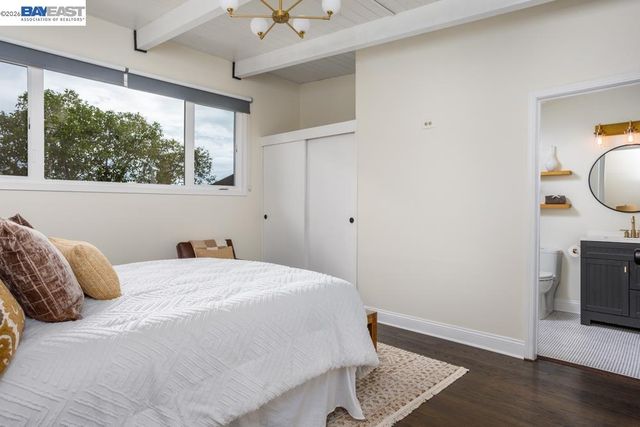 18650 Center St, Castro Valley, CA 94546