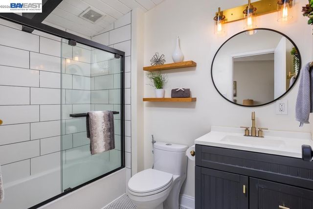 18650 Center St, Castro Valley, CA 94546