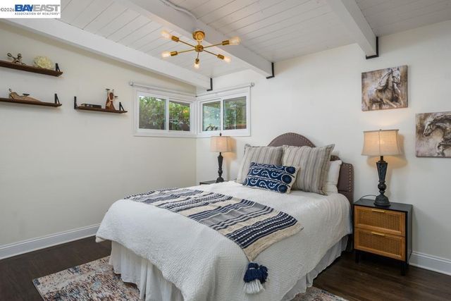 18650 Center St, Castro Valley, CA 94546