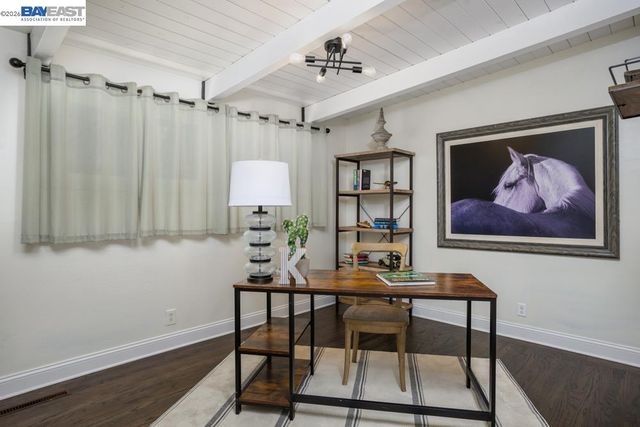 18650 Center St, Castro Valley, CA 94546