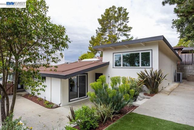 18650 Center St, Castro Valley, CA 94546