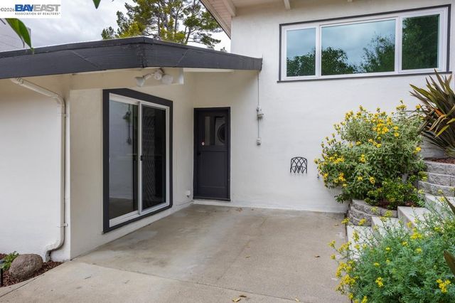 18650 Center St, Castro Valley, CA 94546