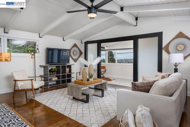 18650 Center St, Castro Valley, CA 94546