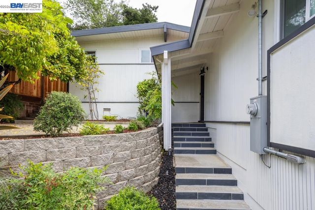 18650 Center St, Castro Valley, CA 94546