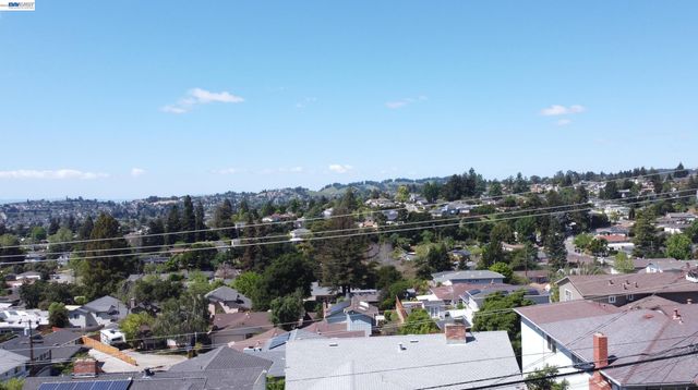 18650 Center St, Castro Valley, CA 94546