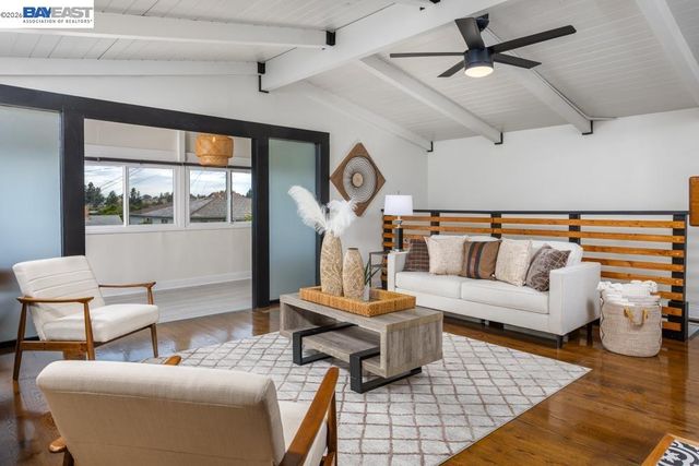 18650 Center St, Castro Valley, CA 94546