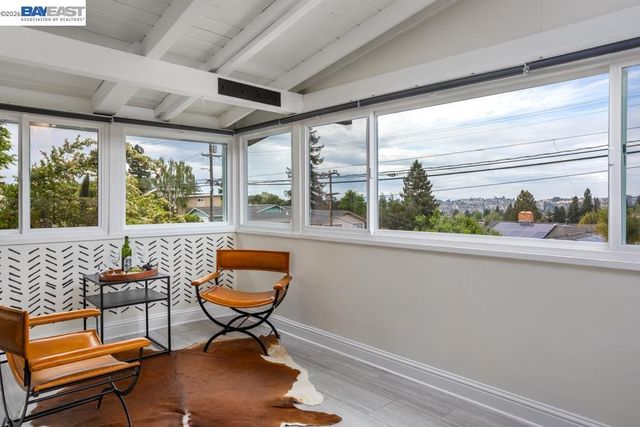 18650 Center St, Castro Valley, CA 94546