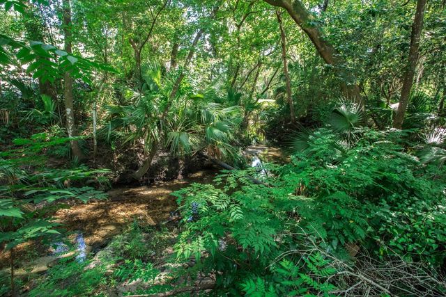 1015 SW 9TH STREET D21, Gainesville, FL 32601