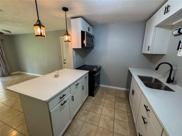 1015 SW 9TH STREET D21, Gainesville, FL 32601