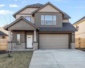 20603 Kira Drive 383, Bend, OR 97702
