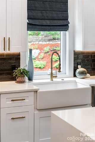 99 Timber Ridge Circle, Leicester, NC 28748