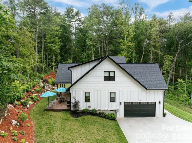 99 Timber Ridge Circle, Leicester, NC 28748
