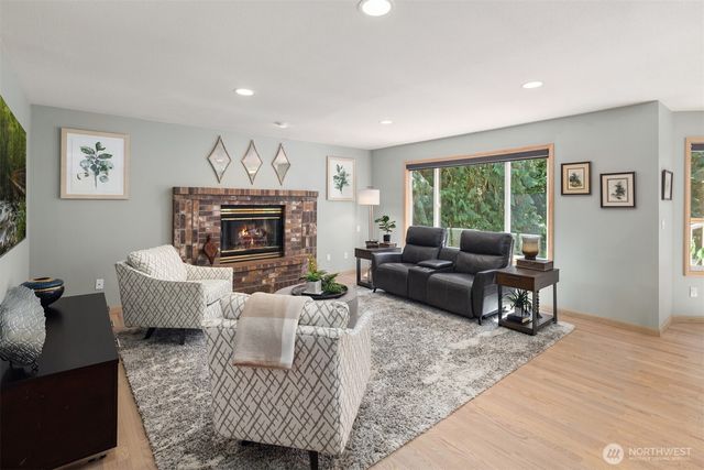 21641 SE 249th Street, Maple Valley, WA 98038