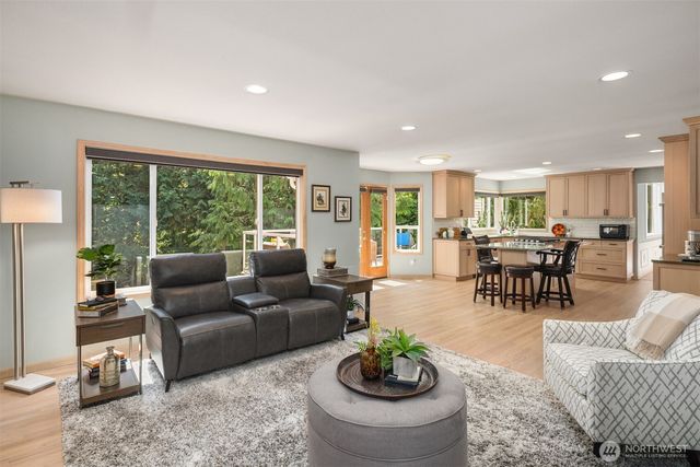 21641 SE 249th Street, Maple Valley, WA 98038