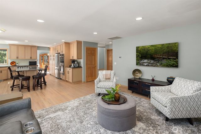 21641 SE 249th Street, Maple Valley, WA 98038