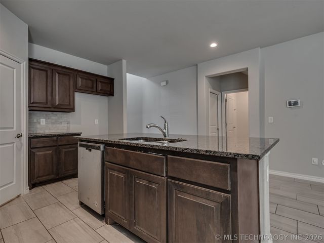 11133 NW 95th Court, Yukon, OK 73099