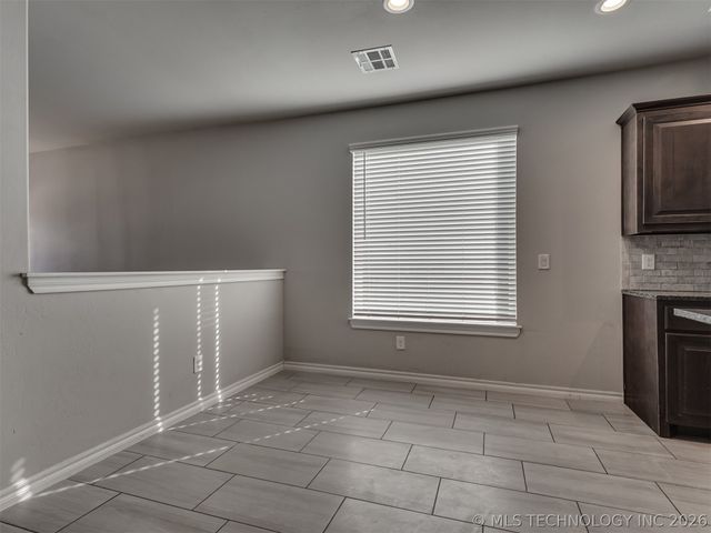 11133 NW 95th Court, Yukon, OK 73099