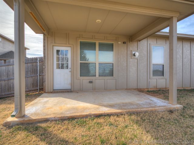11133 NW 95th Court, Yukon, OK 73099