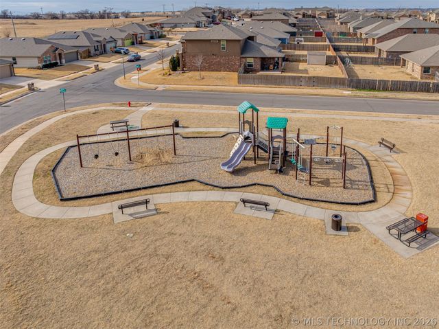 11133 NW 95th Court, Yukon, OK 73099